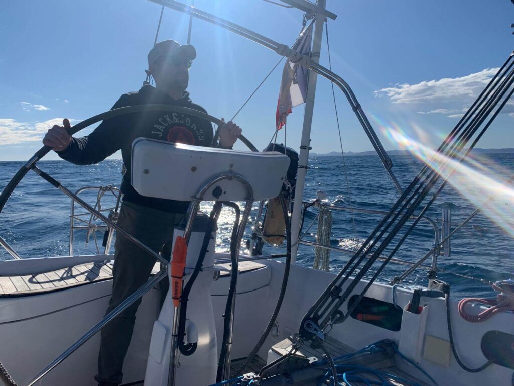 Cours de voile avec moniteur dipl&ocirc;m&eacute; &ndash; &Eacute;cole de voile Vent d&rsquo;Aventure