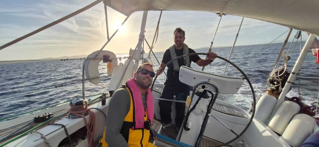 Stage de voile pour d&eacute;butants &ndash; Apprendre &agrave; barrer un voilier