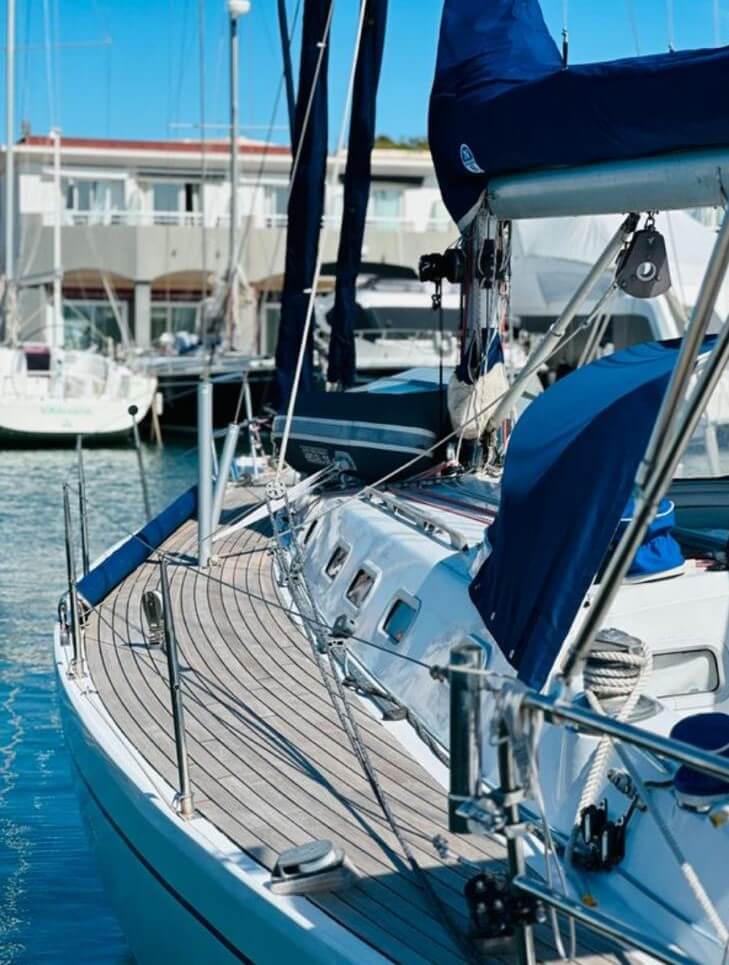 &eacute;cole de voile avec voilier course croisi&egrave;re